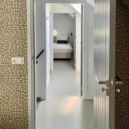 The House * Den Dungen