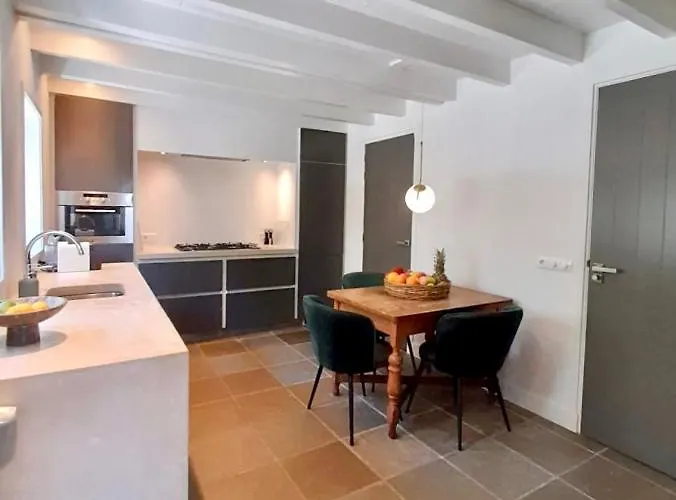 The House * Den Dungen